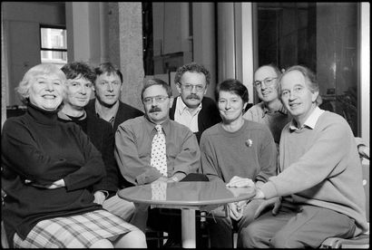 Le conseil de fondation au tournant du millénaire, de gauche à droite : Annemarie Friedli, Paolo Wegmüller, Werner Hartmann, Hans-Ulrich Stauffer, Istvan Akos, Eva Zumbrunn, Martin Egli, Ruedi Bachmann