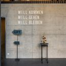 Die Eingangshalle des Zusammen-h-alt ist grosszügig und modern gestaltet