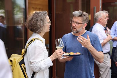Angeregte Gespräche an der Delegiertenversammlung 2024 im K Haus, Basel